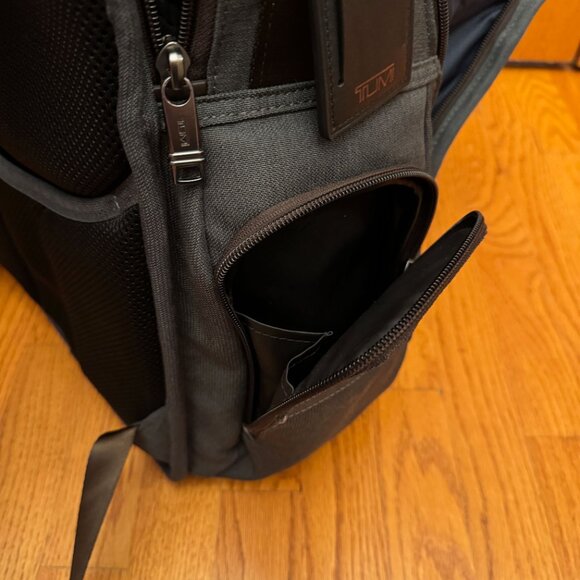 TUMI Alpha 3 Brief Pack in Anthracite - EUC - Picture 8 of 16